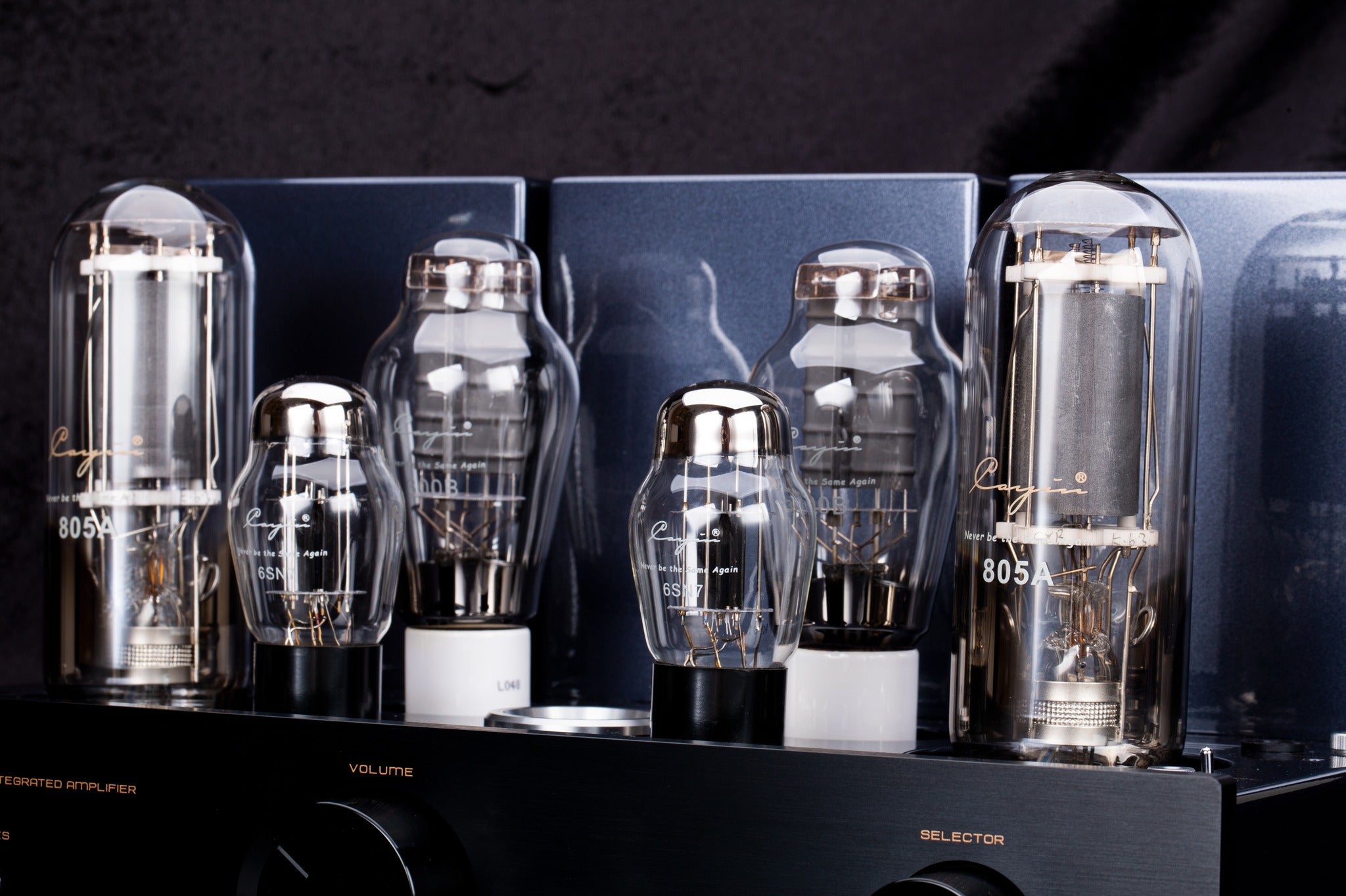 Amplificateur intégré à lampes Cayin CS-805A