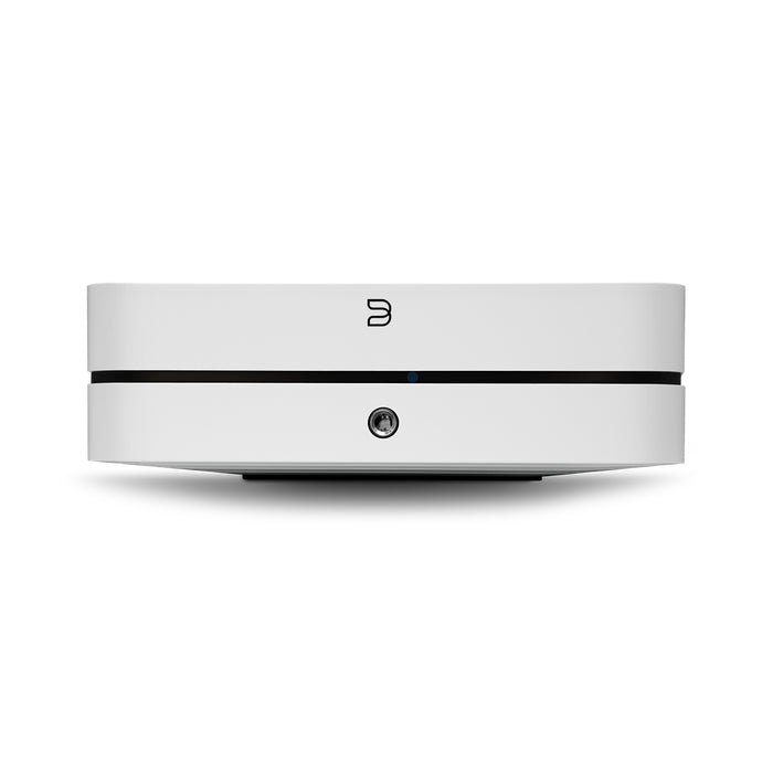 Bluesound POWERNODE Multi-Room Music Streaming Amplifier (2025 Edition), white, front view, Art et Son