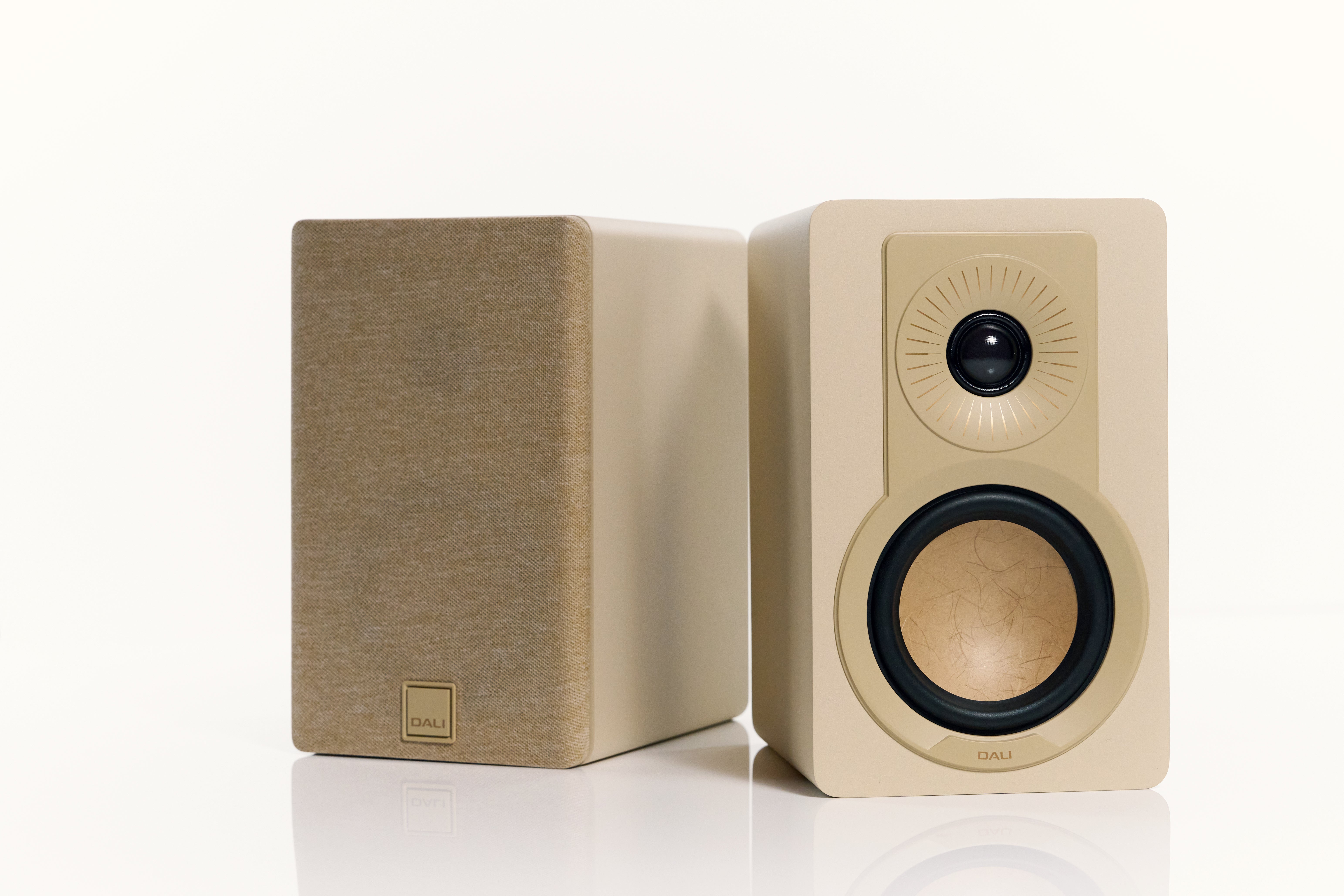 New - Dali KUPID Bookshelf Loudspeaker (pr) - Canada