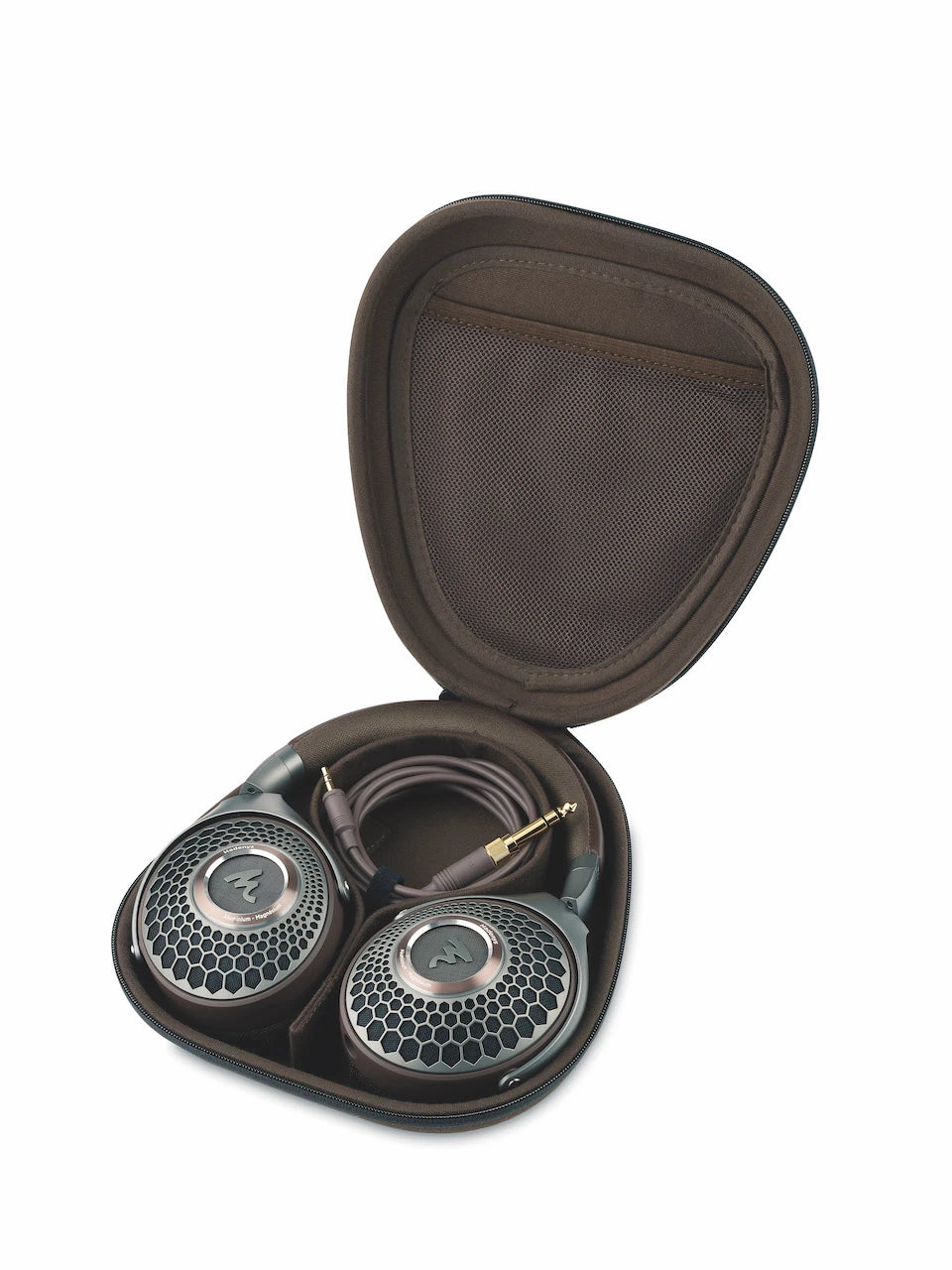 Focal-Hadenys-case-art-et-son