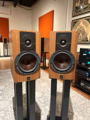 Dali Rubikore 2 Standmount Loudspeaker (pr) (Floor Model)