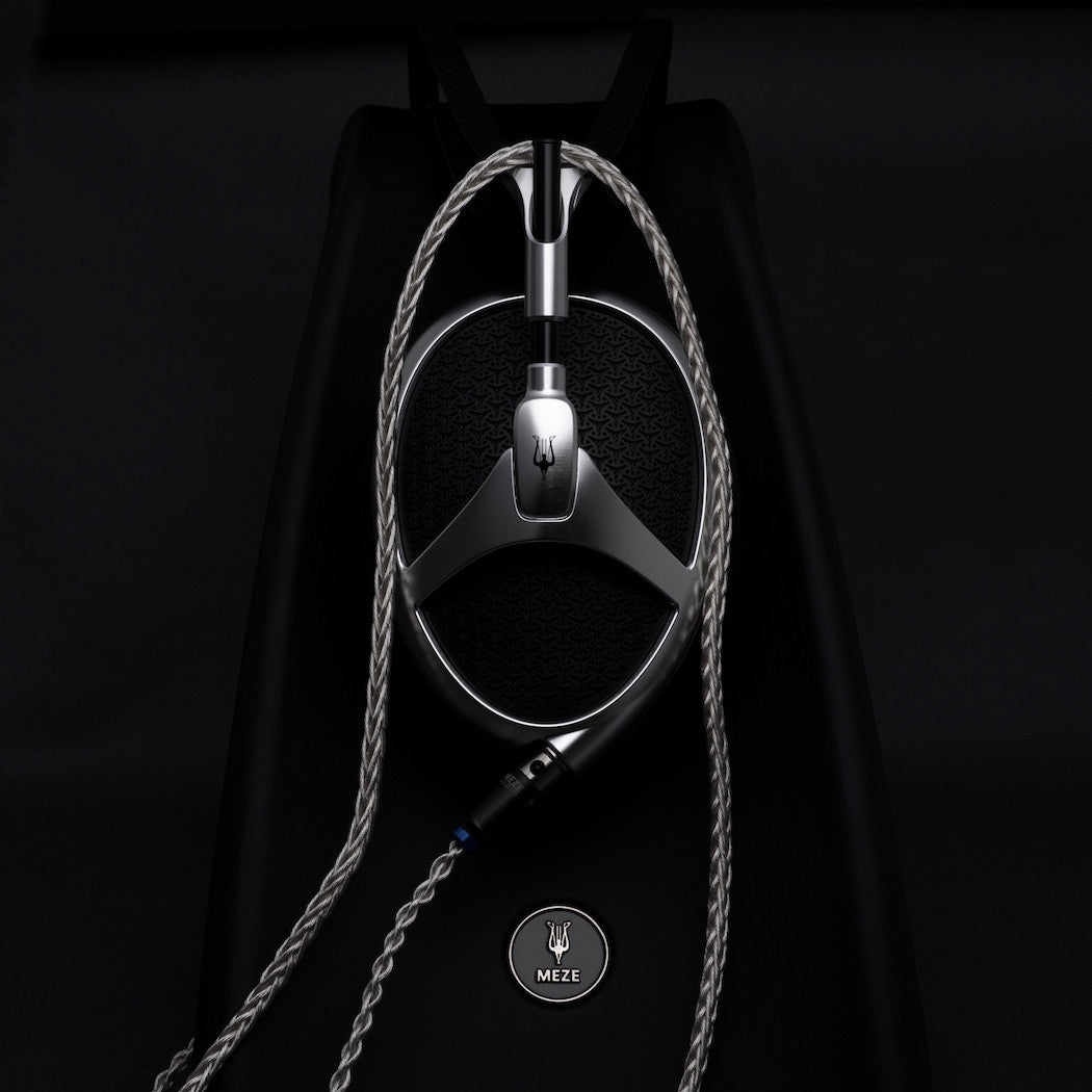 Meze-Audio-Mini-XLR-Silver-on-headphones-art-et-son