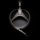 Meze_Audio_Elite_Tugsten_Headphones_close_up_view__Art_et_Son