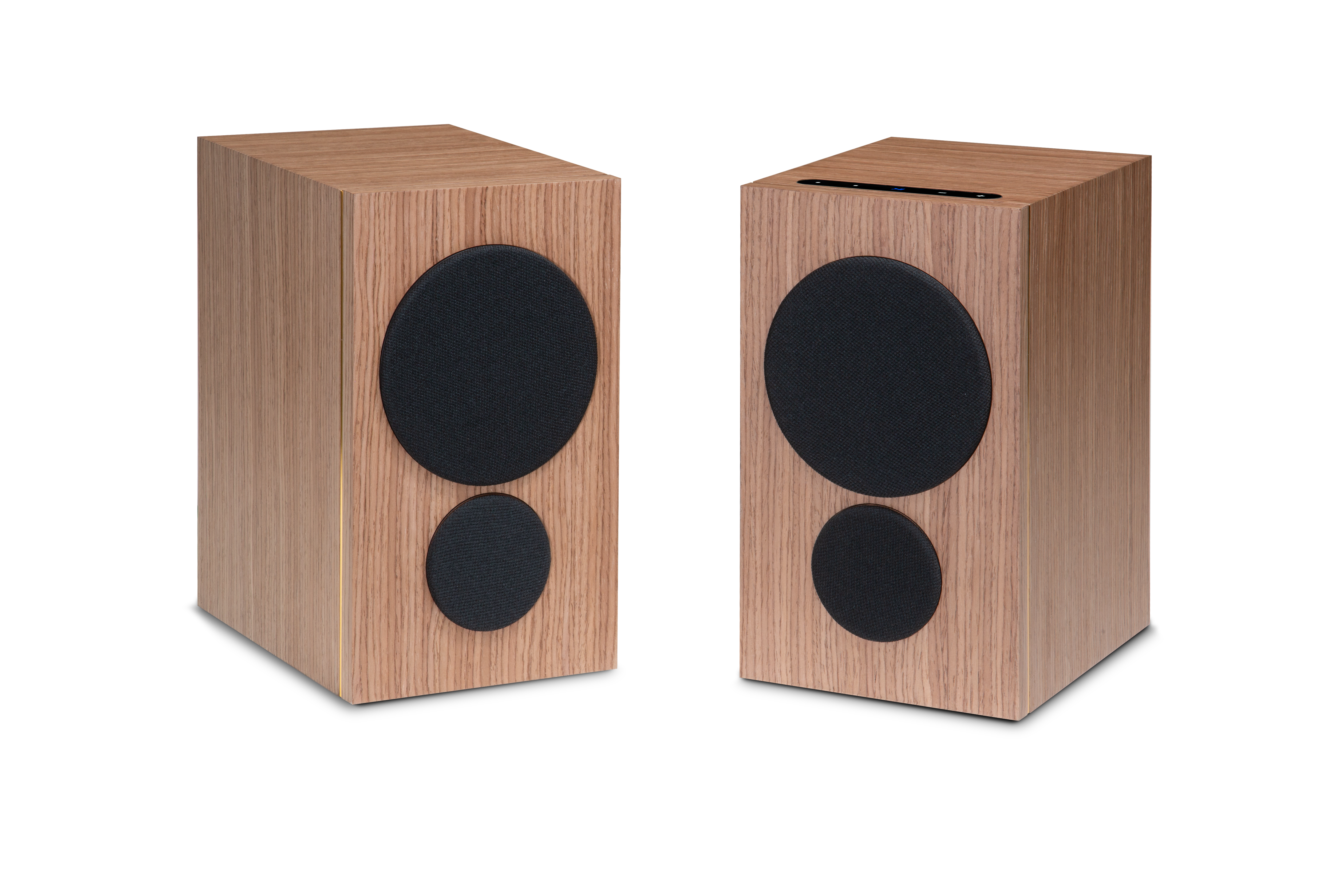 PSB-iQ2-Front-Above-walnut-with-grille-art-et-son