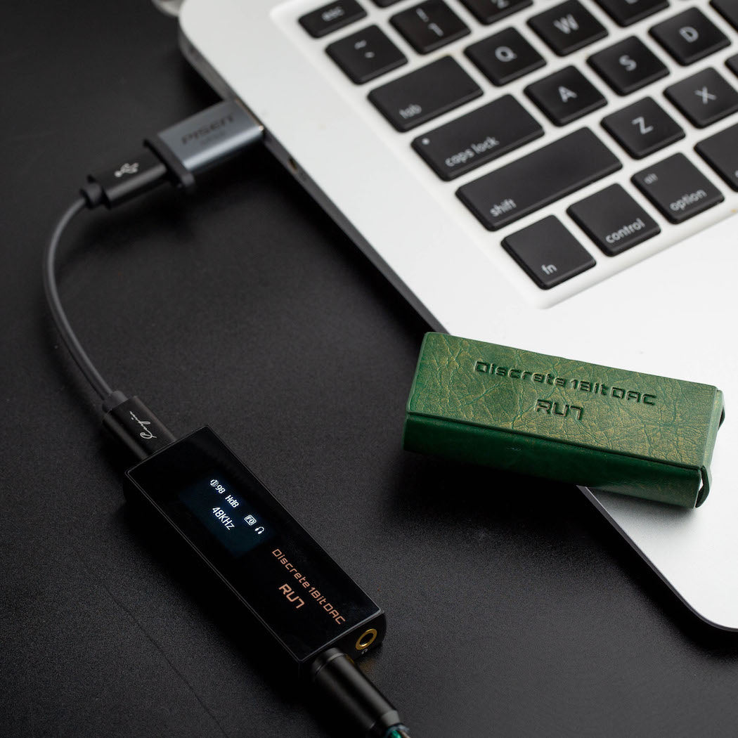 Cayin RU7 : DAC et amplificateur pour casque avec réseau de résistances 1 bit et clé USB