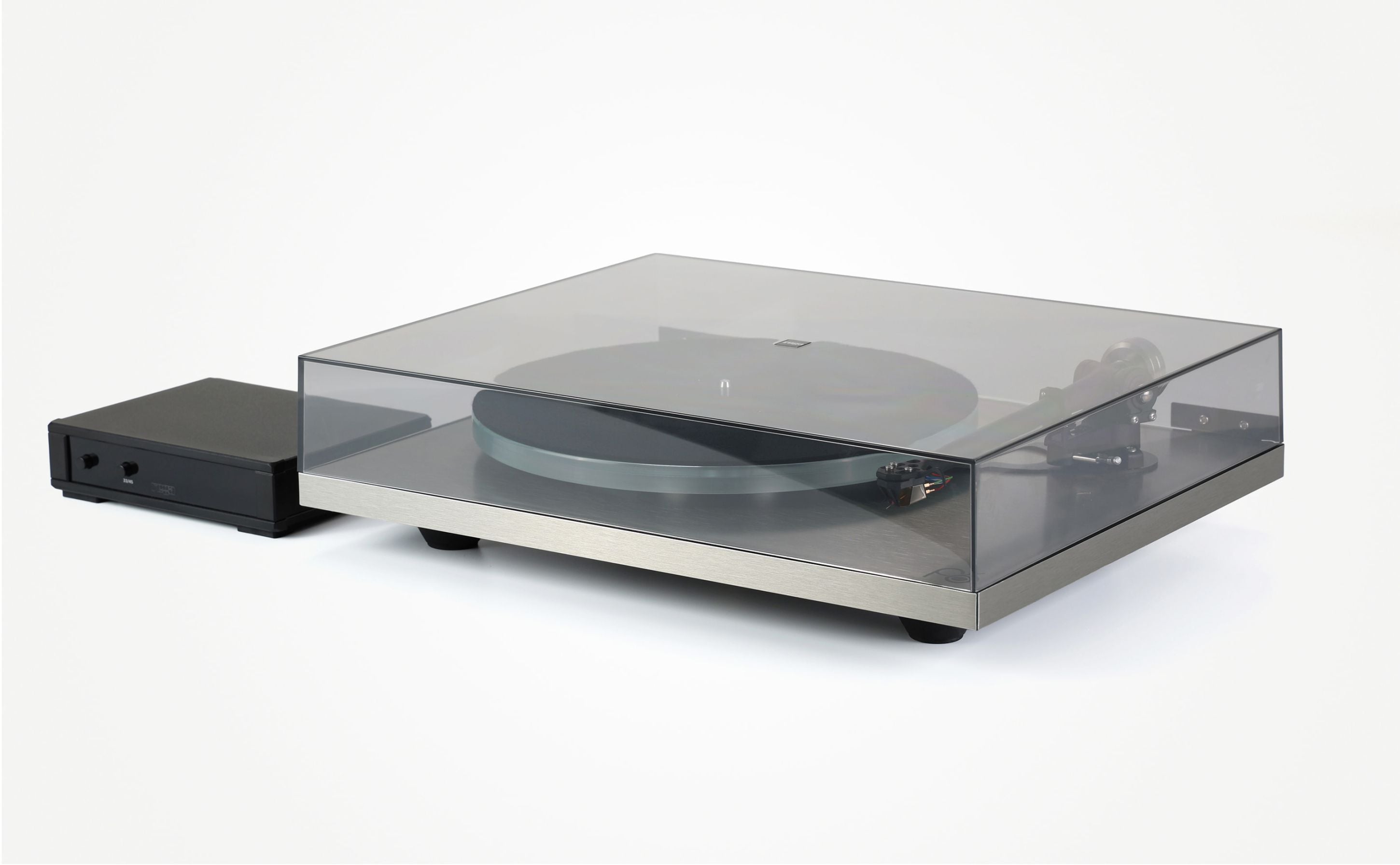 Platine Vinyle Rega Planar 6 RS Edition Platine Vinyle bloc d'alimentation NEO, couvercle fermé, Art et Son