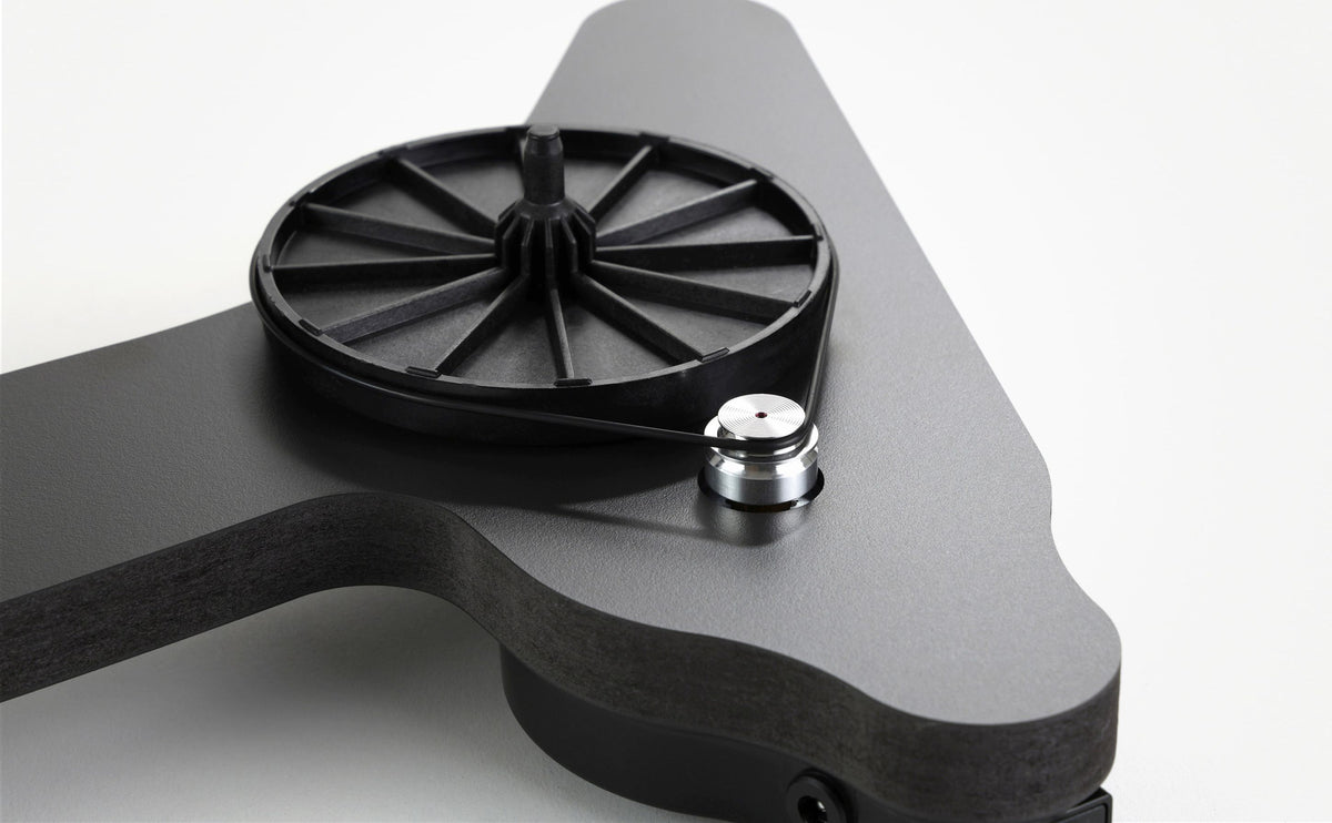 Rega Replay sub platter, close-up view, Art et Son