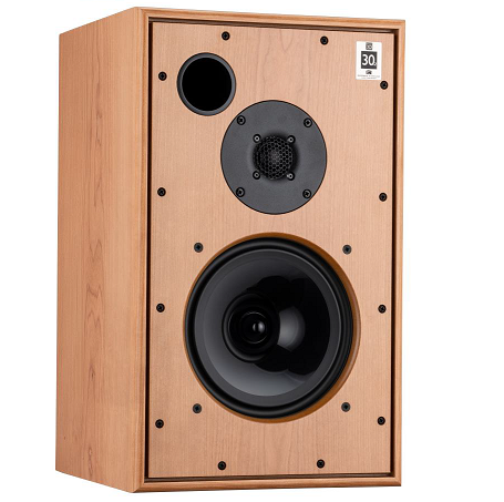 Harbeth’s design team has redefined the virtues of a speaker which has won worldwide accolades to a new intensity. Allowing rarefied audio transparency to be revealed and ultimately enjoyed. The smallest Harbeth to be engineered around the exclusive 200mm RADIALTM bass/mid unit – derived from the reference M40.3 – this space saver monitor disappears into any listening room. Available at Art et Son.