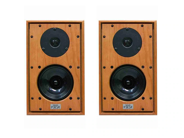 Harbeth’s development team has, once again, redefined what is possible from this use anywhere loudspeaker. The P3ESR XD 2-way Bookshelf Speaker delivers breathtaking transparency, accurate bass and dynamic integration across the audio spectrum. Arguably one of the most advanced speakers in its class, Available at Art et Son.