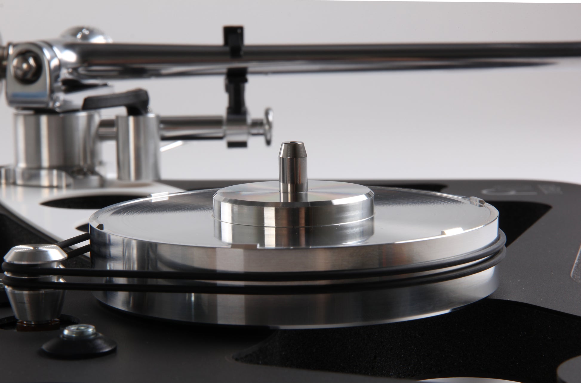 Rega Planar 10 Turntable