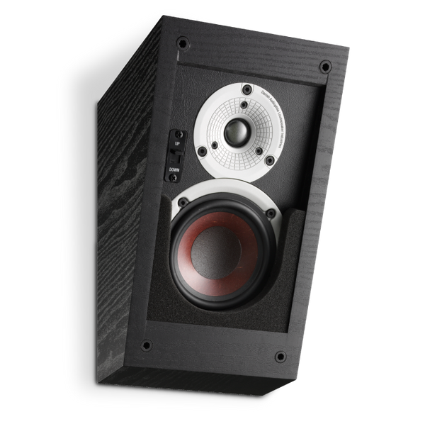 L'ALTECO C-1 de DALI est un véritable outil polyvalent haut-parleur. Il est parfait pour ajouter des informations de hauteur à une installation surround ou pour jouer le rôle d'une enceinte stéréo discrète haut-parleur. En concevant le crossover pour une utilisation stéréo et en respectant strictement les principes de conception sonore DALI, nous avons créé un haut-parleur qui délivre des informations de hauteur crédibles à partir de films Atmos, DTS-X et Auro-3D.