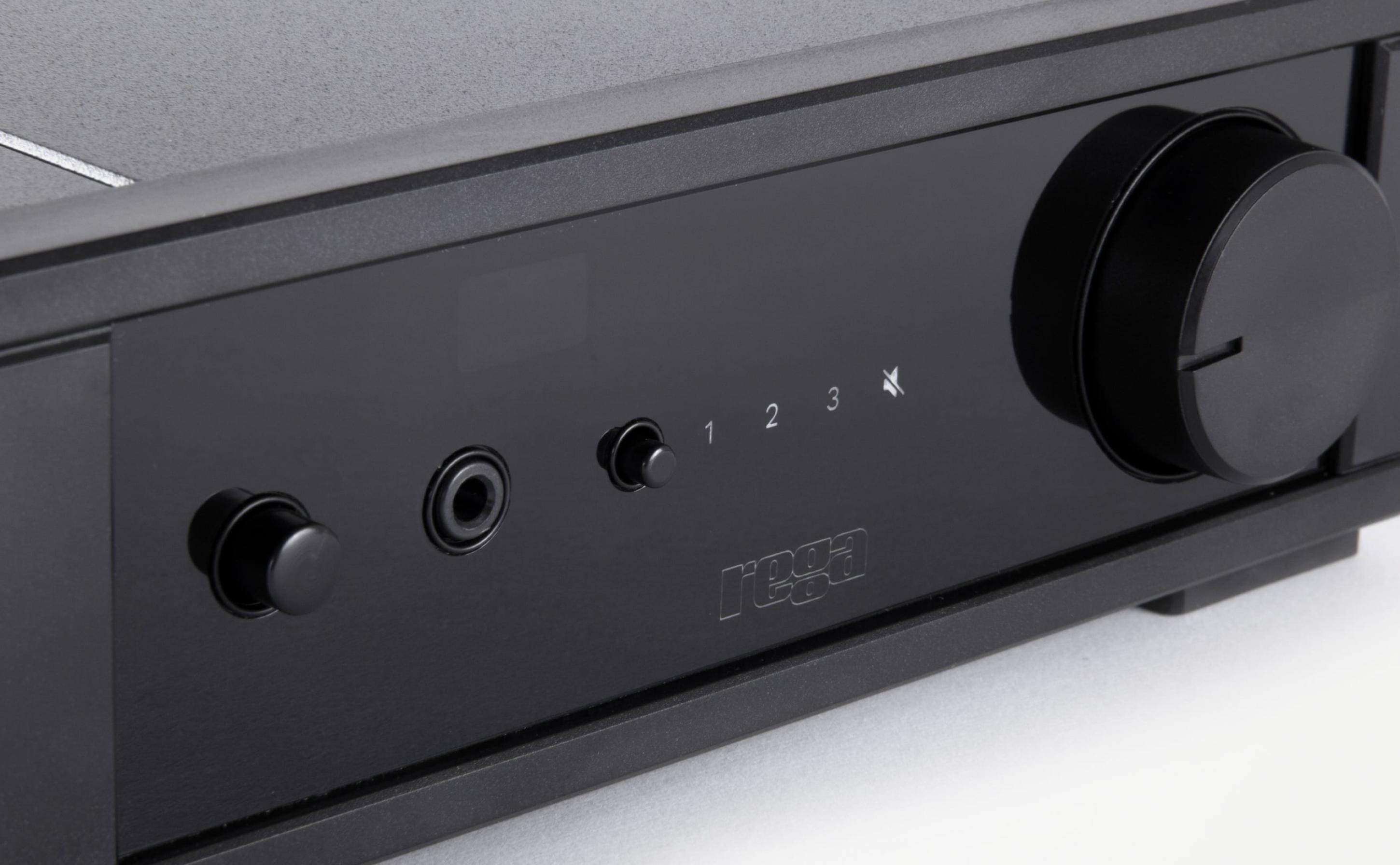 Rega IO - Integrated Amplifier